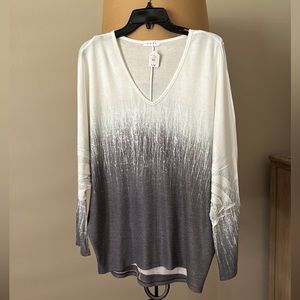 Enti soft lightweight, V neck, dolman sleeve sweater. Size L, new with tags